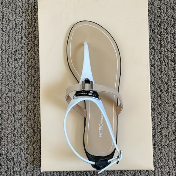 BCBGeneration Black/white Jelly sandal Size 5 - Picture 2 of 3